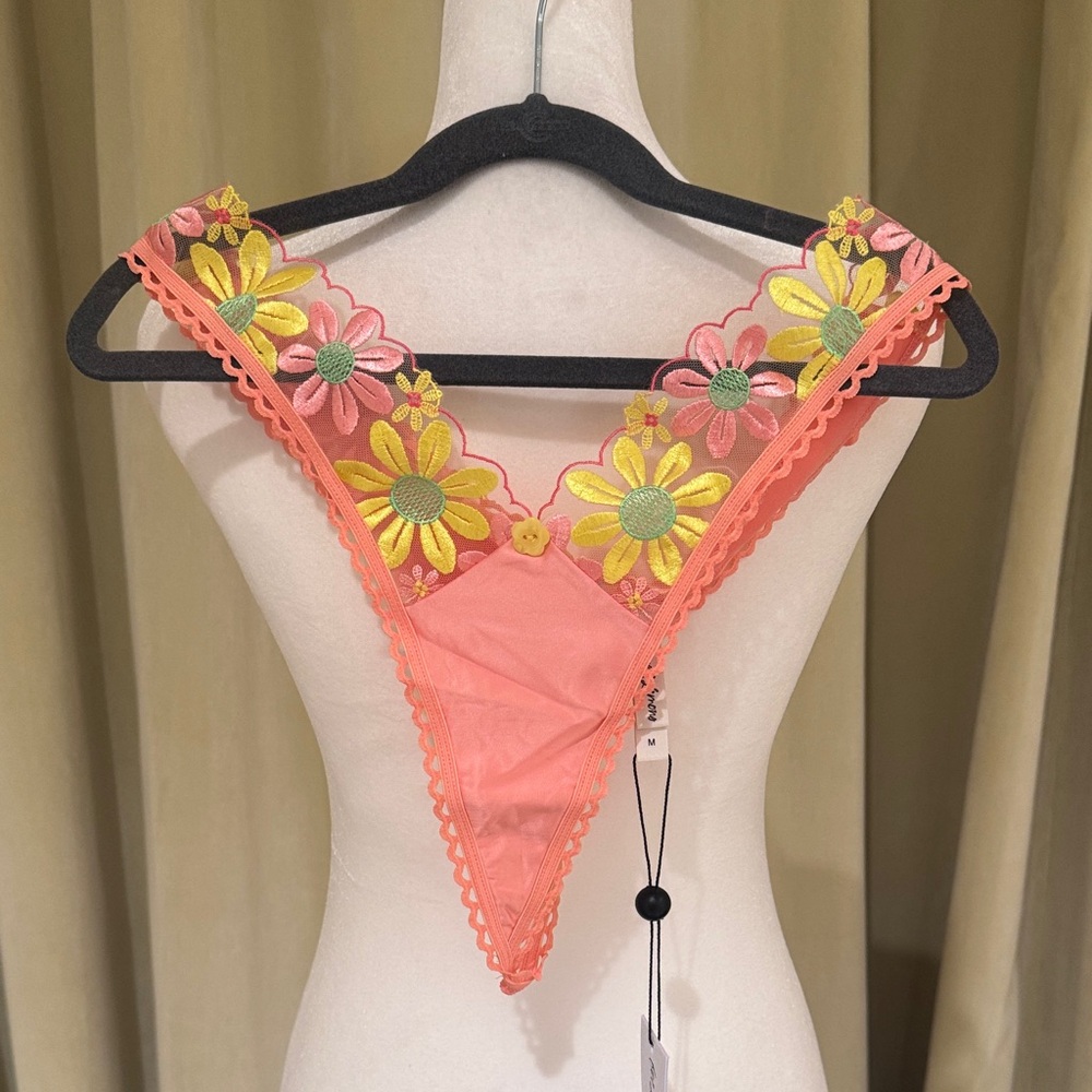 For Love & Lemons- Women’s Daisy Jane Pink Floral Lace Thong Panties - Size: Med